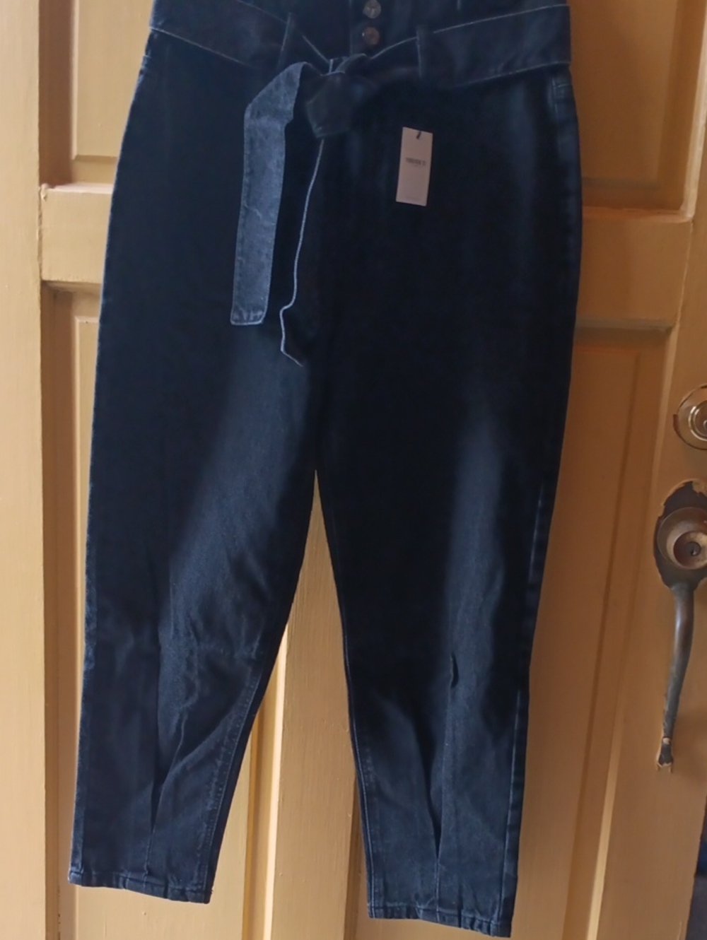 Classic High-Waist  Tapered Pants in Dark Black